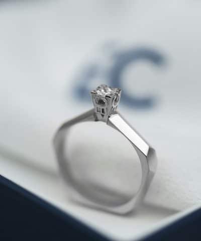 Alternative view of Fasettring i gull m/dia 0,20 ct TWSI