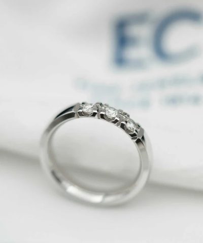 Alternative view of Beta alliansering i hvitt gull med diamant 0,30 ct TWSI