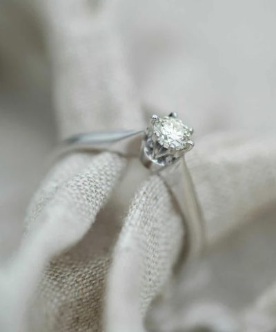 Alternative view of Polaris ring i hvitt gull med diamant 0,50 ct TWSI