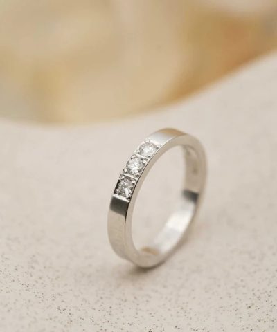 Alternative view of Delta alliansering i hvitt gull med diamant 0,21 ct TWSI