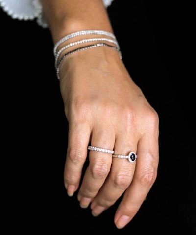 Alternative view of Ring i hvitt gull med spinell og diamant 0,25 ct WSI