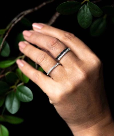 Alternative view of Ring i hvitt gull med sort diamant 0,27 ct