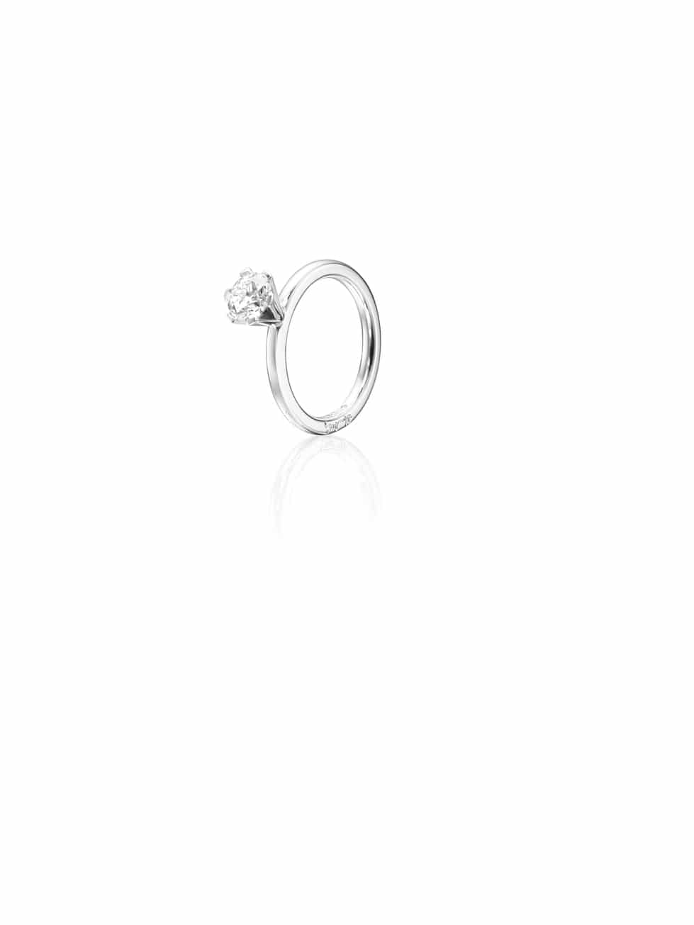 Efva Attling High on love ring 1.0 ct