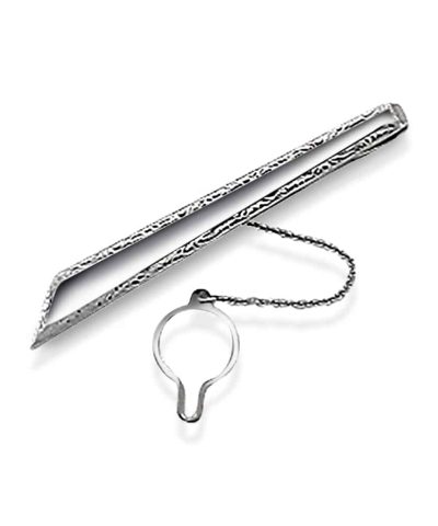 Slipsnål i hvitt gull med siselert kant