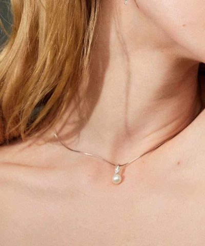 Alternative view of Anheng i gull med perle og diamant