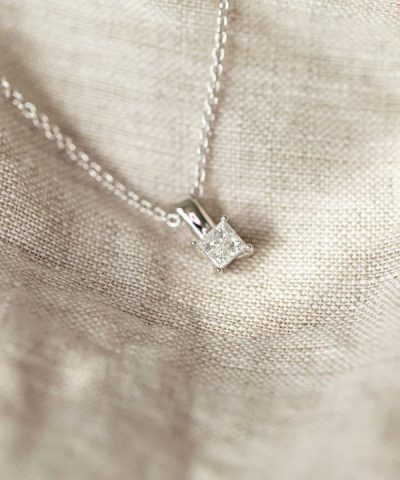 Alternative view of Anheng i hvitt gull med diamant 0,20 ct WSI