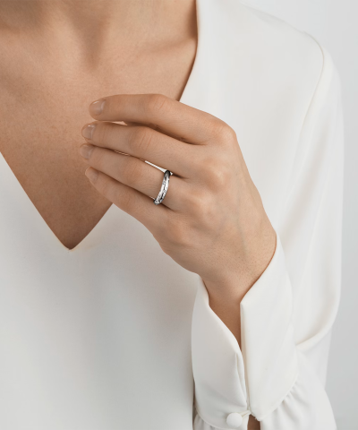 Alternative view of Georg Jensen Offspring ring