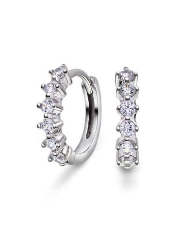 Øreringer i sølv med blank zirkonia