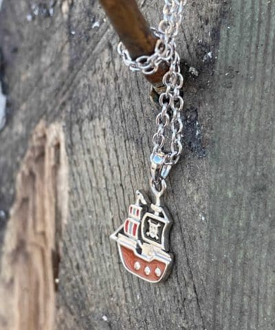 Alternative view of Smykke i Sølv - Sjørøverskute