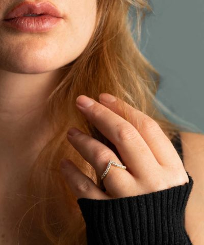 Alternative view of Ring i gult gull med diamant 0,26 ct WSI