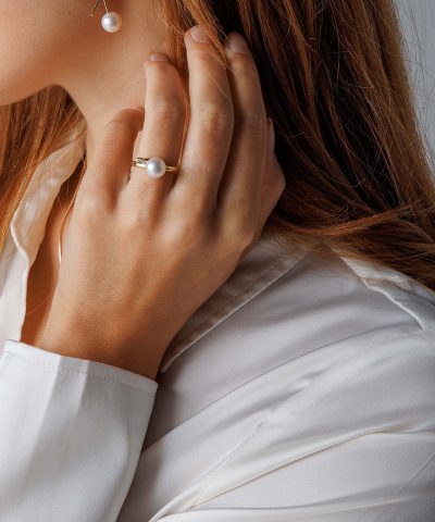 Alternative view of Ring i gull med diamant 0,02 ct WSI