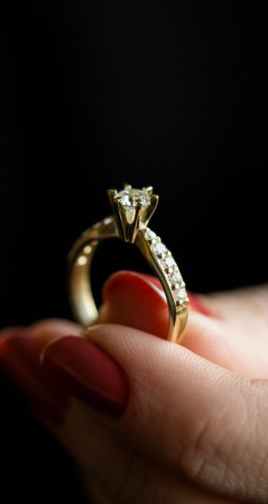 Bilde av Superstar forlovesesring i gull med 0.38 carat top wesselton små inneslutninger diamant.