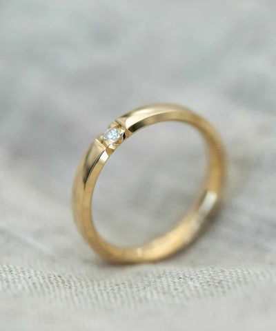 Alternative view of Beta alliansering i gult gull med diamant 0,05 ct TWSI