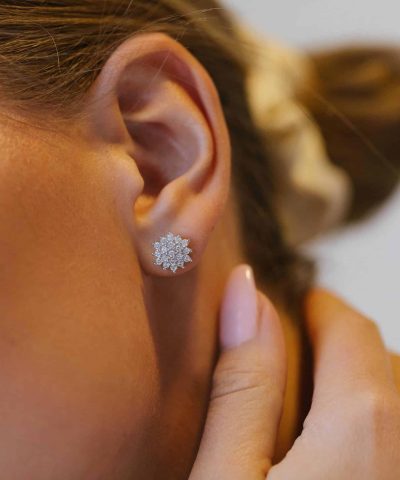 Alternative view of Gulldia Signatur Øredobber i sølv med zirkonia