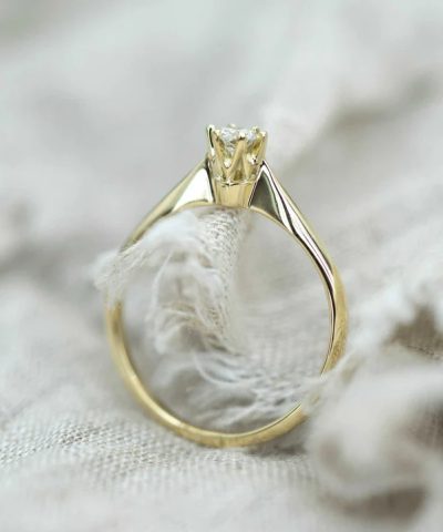 Alternative view of Polaris ring i gult gull med diamant 0,30 ct TWSI