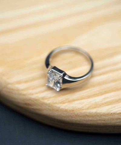 Alternative view of Riga ring i sølv med zirkonia