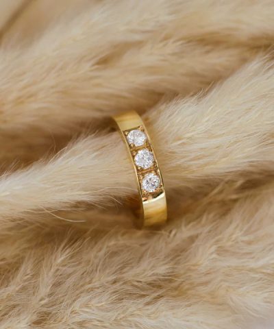 Alternative view of Delta alliansering i gult gull med diamant 0,45 ct TWSI