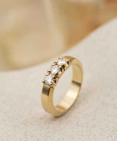 Alternative view of Sigma alliansering i gult gull med diamant 0,60 ct TWSI