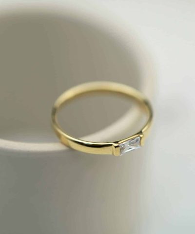 Alternative view of Verona ring i sølv med zirkonia