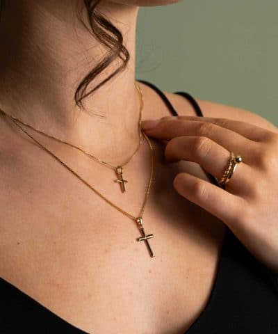 Alternative view of Hedda smykke i sølv, kors