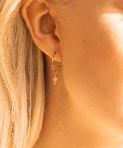 Alternative view of Crystal øredobber sølv med rosenkvarts