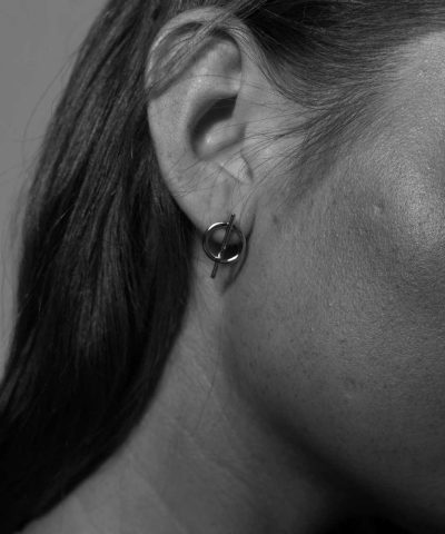 Alternative view of Arrow øredobber i sølv