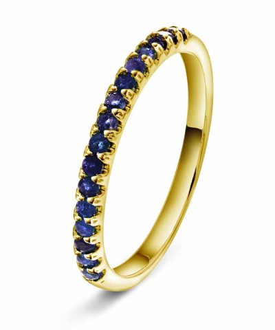 Rekkering i gult gull med safir