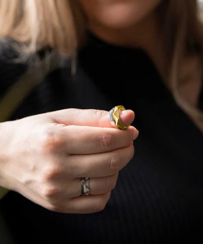 Alternative view of Fasett ring i gult gull