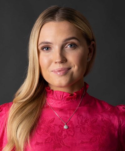 Alternative view of Maud smykke i sølv med zirkonia