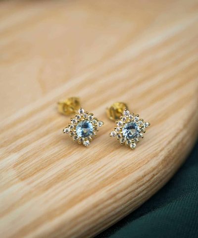 Alternative view of Lily øredobber i sølv med zirkonia