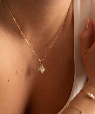 Alternative view of Shapes by Gulldia Tiny smykke i sølv med zirkonia