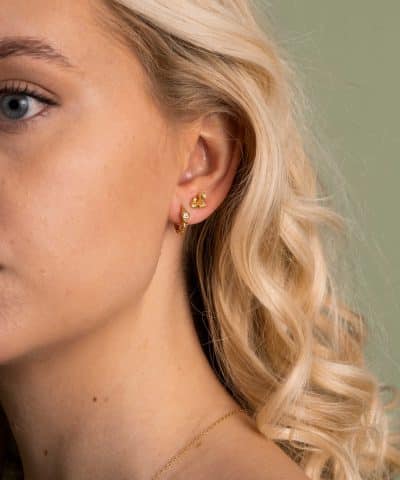 Alternative view of Shapes by Gulldia Spring øreringer i sølv med zirkonia