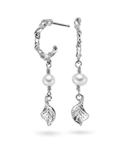 Shapes by Gulldia Keshi øredobber i sølv med perle