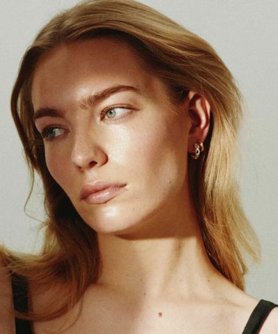 Alternative view of Øreringer i gult gull med diamant 0,20 ct WSI