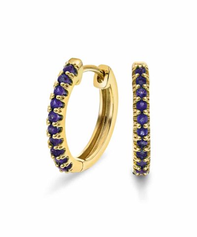 Øreringer i gult gull med safir