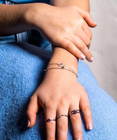 Alternative view of Armbånd i sølv med hjerter