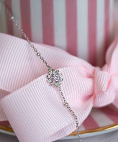 Alternative view of Armbånd i sølv med zirkonia blomst