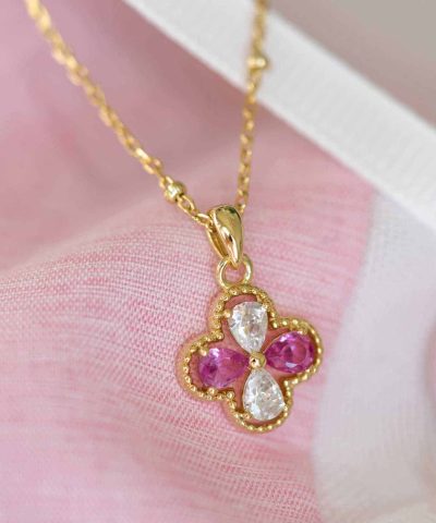 Alternative view of Smykke i sølv med zirkonia firkløver