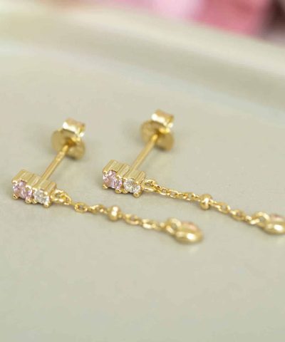 Alternative view of Øredobber i sølv med zirkonia hjerte