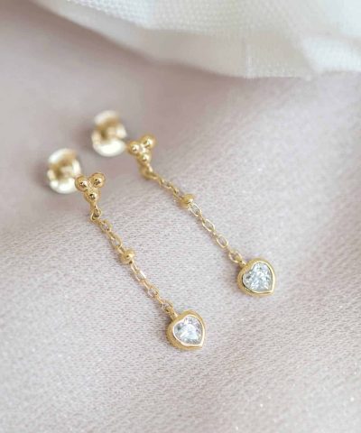 Alternative view of Øredobber i sølv med zirkonia hjerte