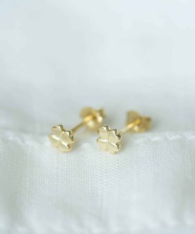 Alternative view of Øredobber i sølv firkløver