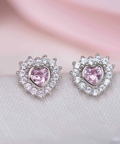 Alternative view of Øredobber i sølv med zirkonia hjerte