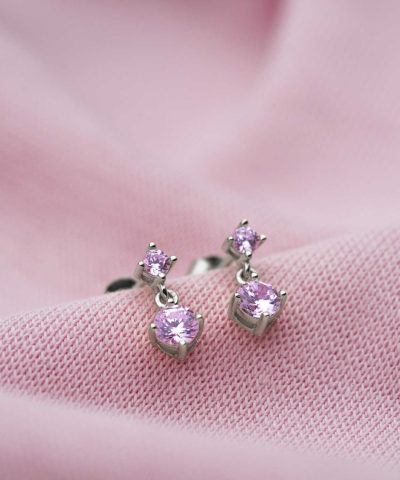 Alternative view of Øredobber i sølv med rosa zirkonia