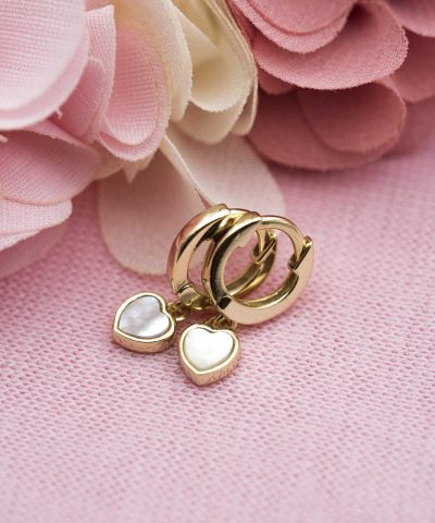 Alternative view of Øreringer i sølv med perlemor hjerte