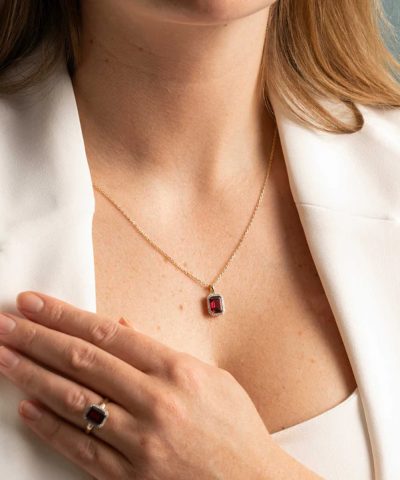 Alternative view of Anhneg i gull med diamant