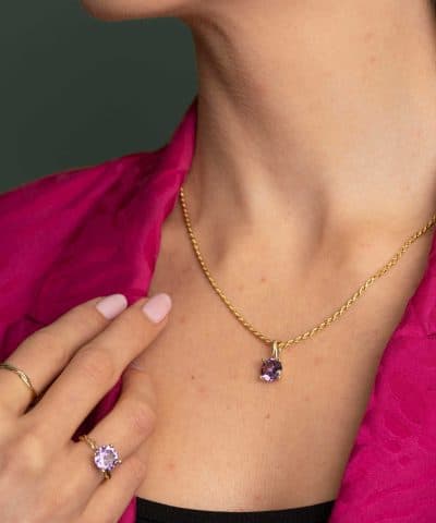 Alternative view of Anheng i gull med syntetisk alexandritt