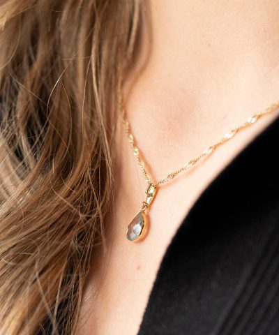 Alternative view of Anheng i gult gull med blå topas dråpe