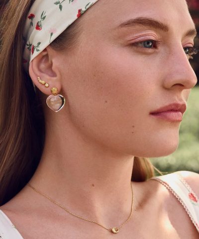 Alternative view of Pamela Halskjede