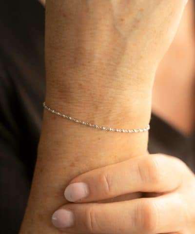 Alternative view of Armbånd i sølv med kuler 19 cm