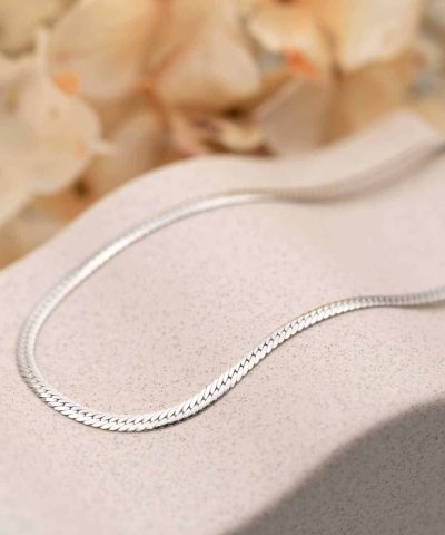 Alternative view of Oval panser kjede i sølv 50 cm